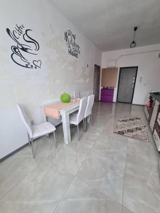 Mural Art Apartament Petroşani المظهر الخارجي الصورة